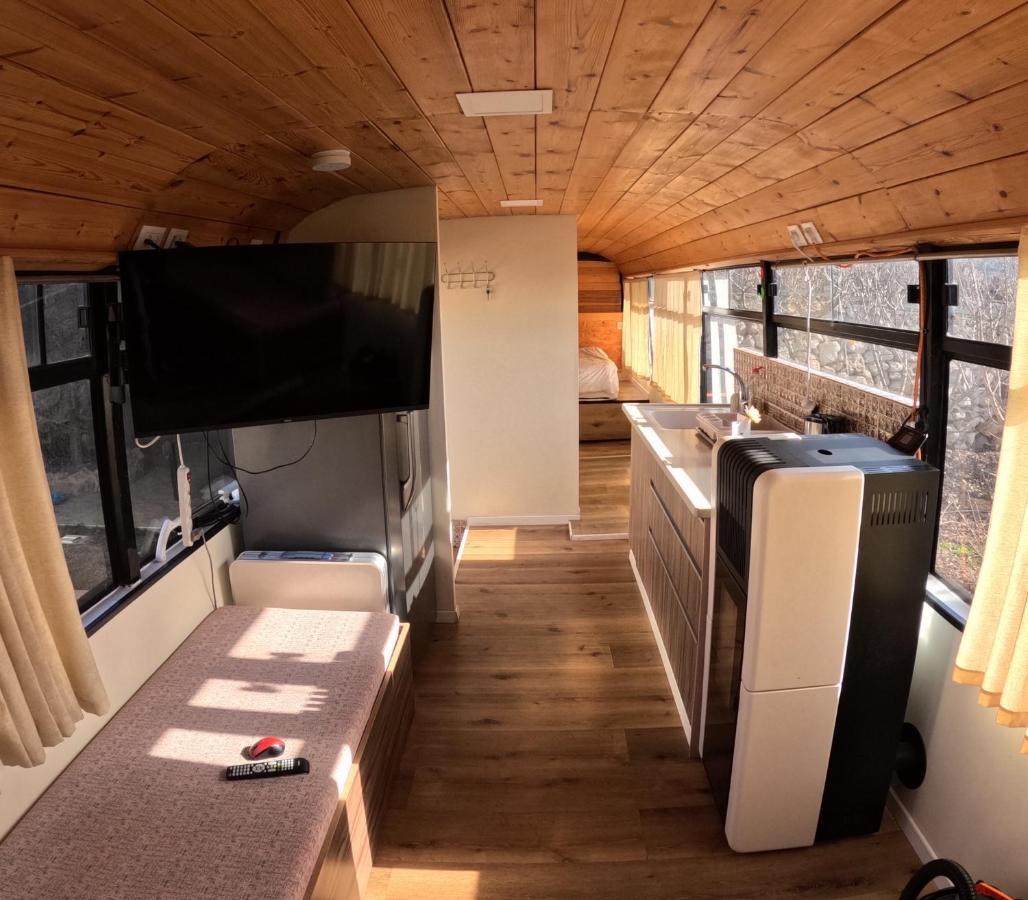 The Bus Apartment Majdal Shams Ngoại thất bức ảnh